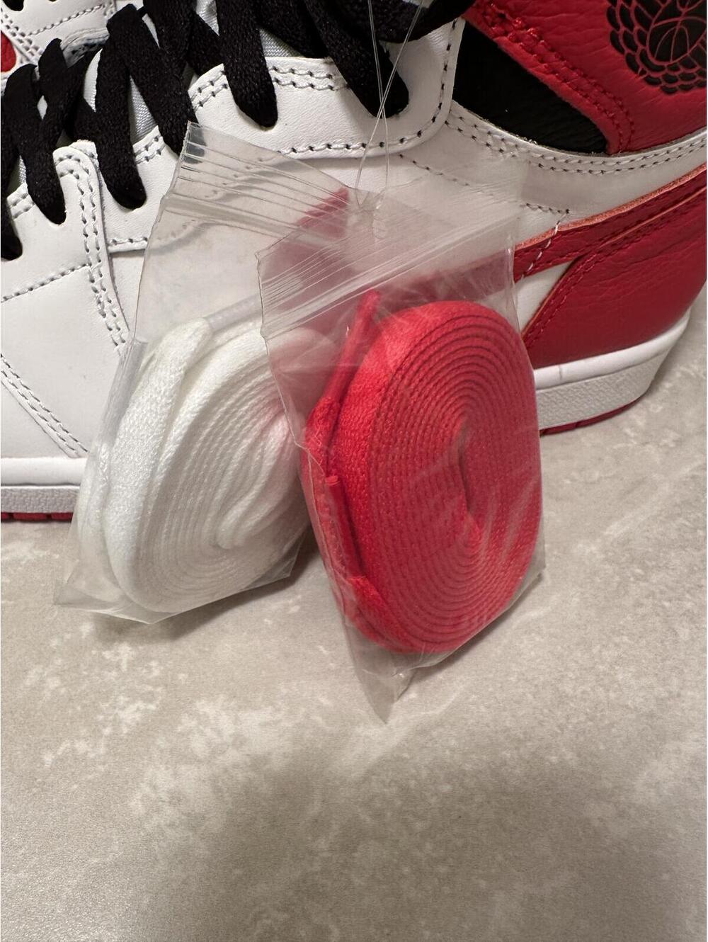 Nike Air Jordan 1 Retro High OG Heritage Chicago white/red/black sneakers Size 9 - Picture 4 of 12